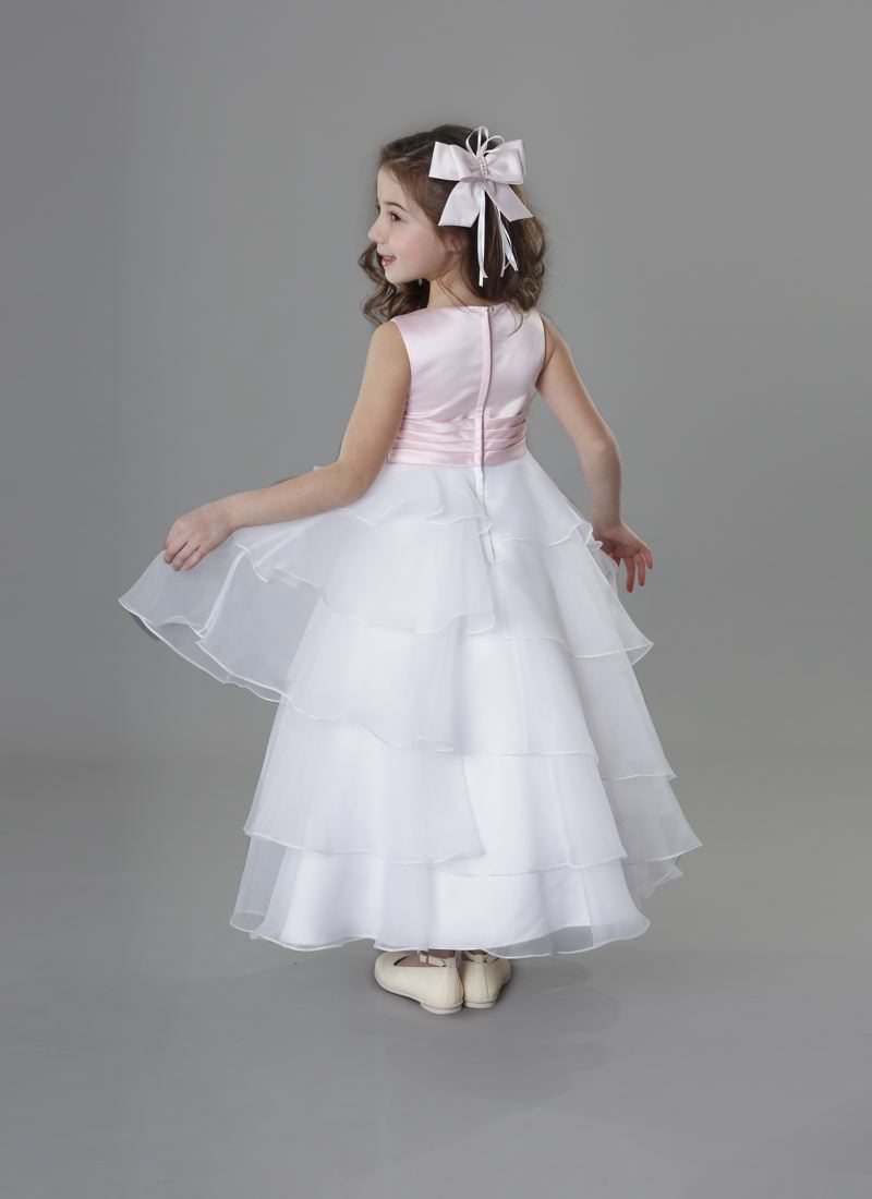 abito72-corpetto-rosa-gonna-balze-dietro