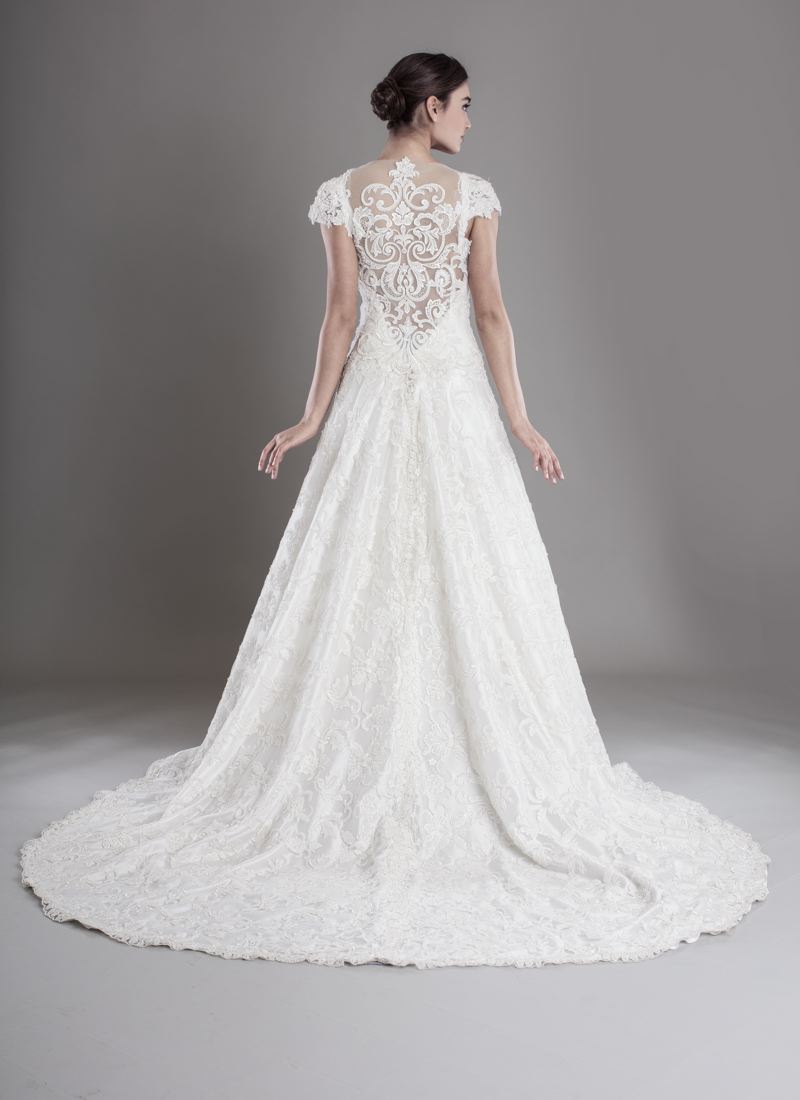 Abito-sposa-ricamo-dietro (4)