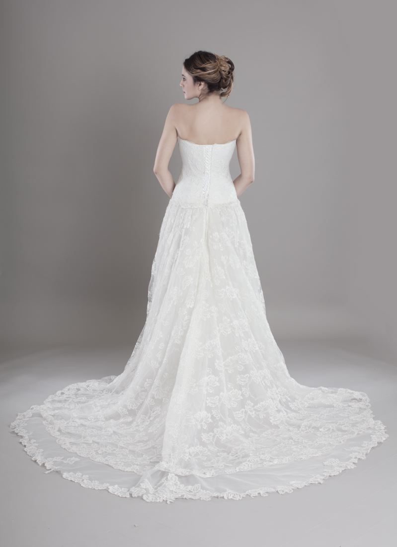 abito-sposa-con-ricami-foglie-dicus (4)