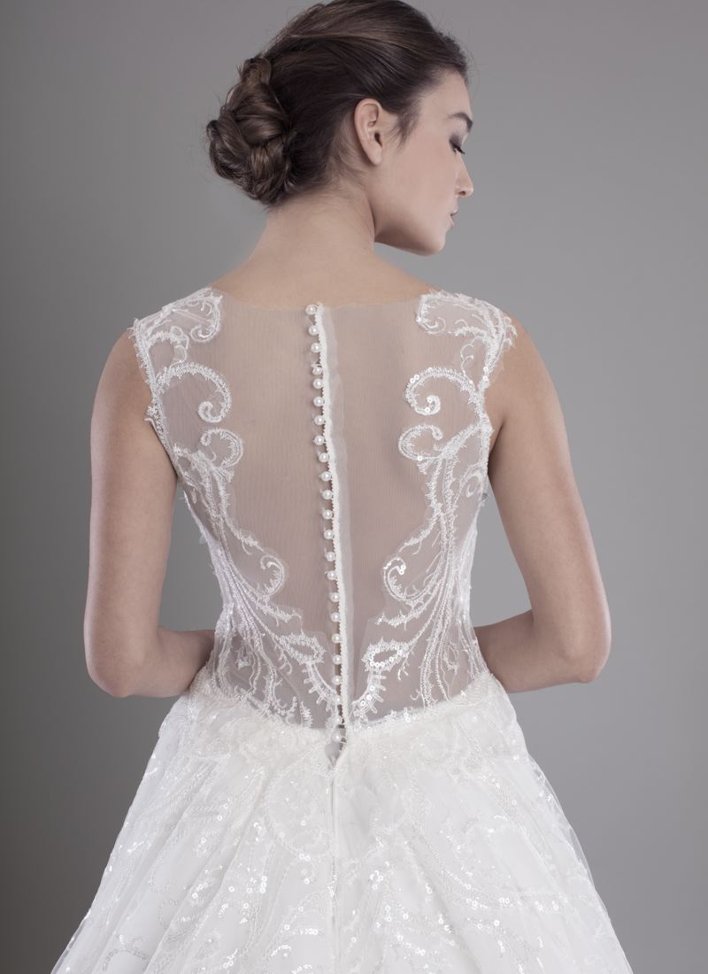 abito-sposa-con-schiena-velata (4)