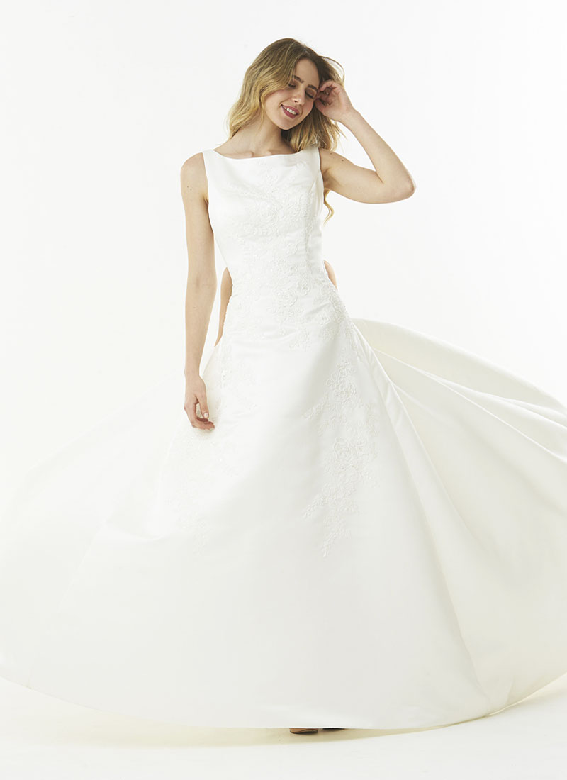 Abito_da_sposa_a_trapezio_mariella_gennarino_800x1100_02 (1)